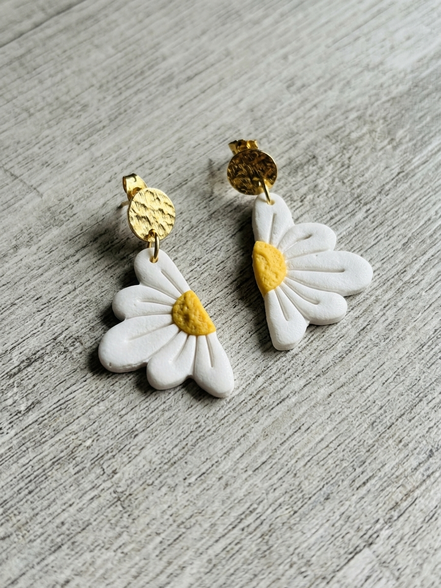 Boucles d'Oreilles "Demi-Marguerite" – Douceur estivale& Fait Main